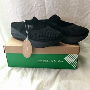 White Mountain - Women’s Fearless Mule Shoes (8M) NWB